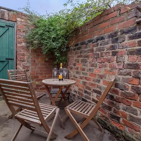 Historic House In The Heart Of Centre With Free Parking Holiday home *