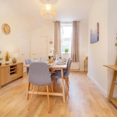 Historic House In The Heart Of Centre With Free Parking Hébergement de vacances York