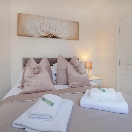 Historic House In The Heart Of Centre With Free Parking Hébergement de vacances *