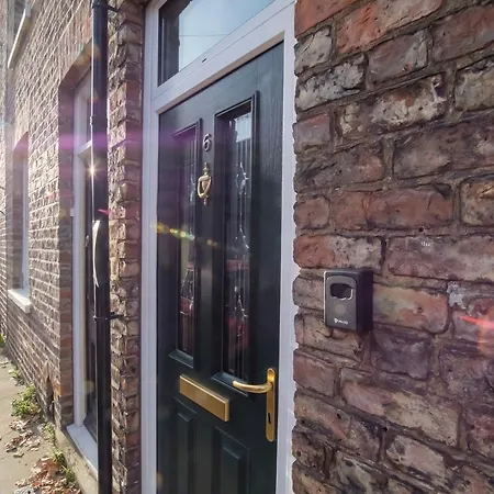Historic House In The Heart Of Centre With Free Parking Holiday home *