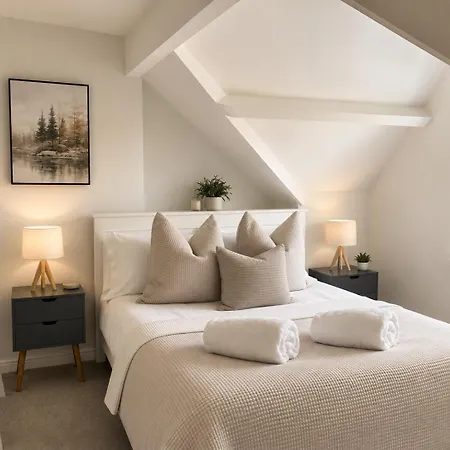 Historic House In The Heart Of Centre With Free Parking