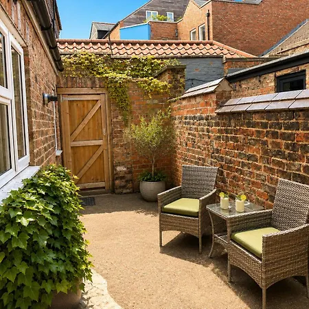 Historic House In The Heart Of Centre With Free Parking *