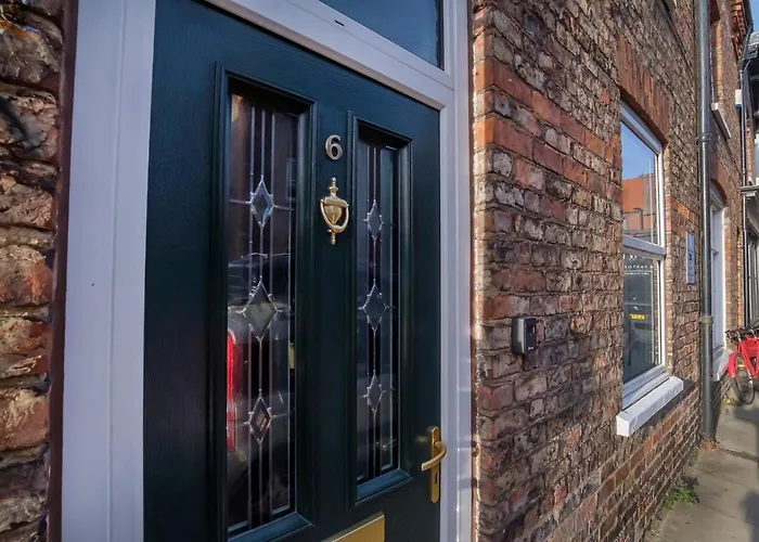 Historic House In The Heart Of Centre With Free Parking *