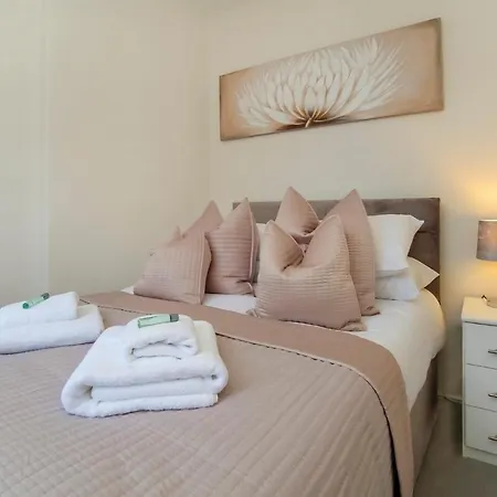 Historic House In The Heart Of Centre With Free Parking